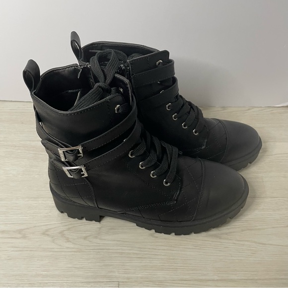 XOXO Shoes - Xoxo Women’s Black Combat Boots Size 5 Faux Leather Side Zip Lace Up Buckle EUC